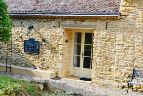 Chambre d'hôte Rose aux Perroutis avec petit-déjeuner et accès à la piscine